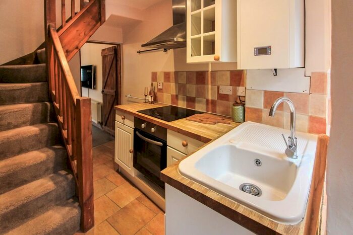 2 Bedroom Cottage To Rent In Market Place, Edenfield, Ramsbottom, Bury, BL0