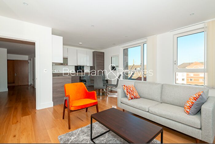 2 Bedroom Apartment To Rent In Marine Wharf East, Surrey Quays, SE16