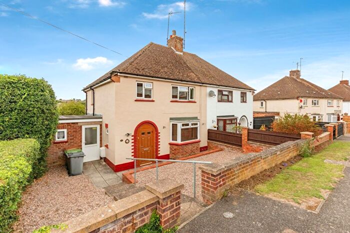 3 Bedroom Semi-Detached House For Sale In Margaret Avenue, Wellingborough, NN8
