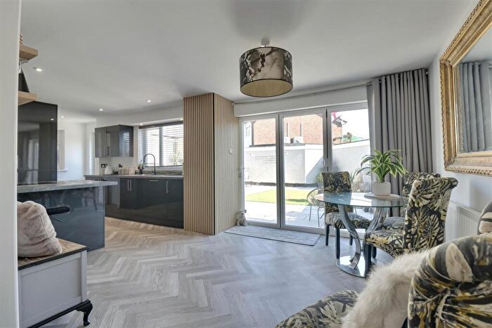 4 Bedroom House For Sale In Waterlock Gardens, Southsea, PO4