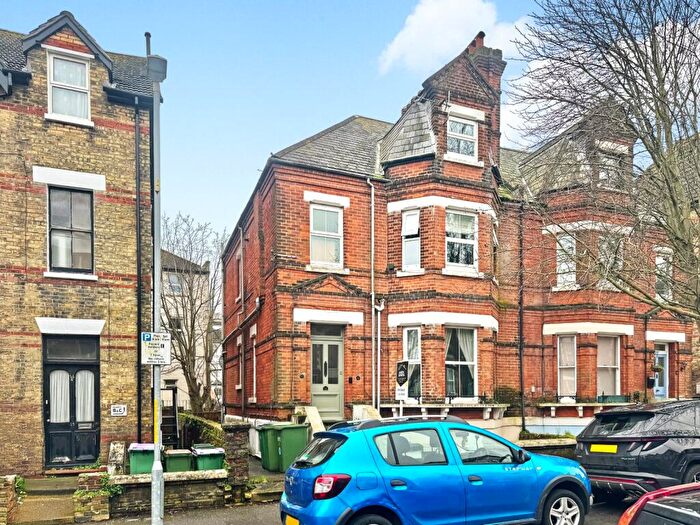 3 Bedroom Maisonette For Sale In Connaught Road, Folkestone, Kent, CT20