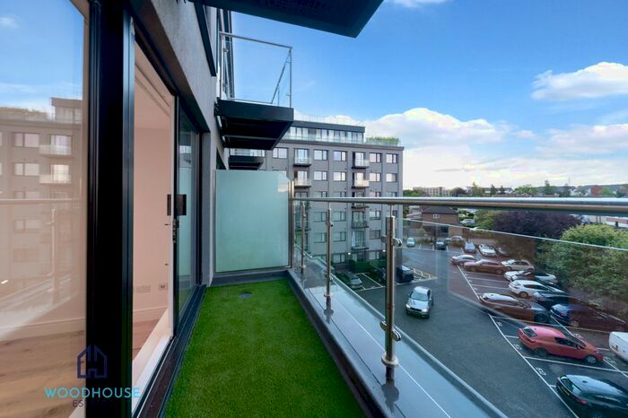 1 Bedroom Flat To Rent In Park Avenue, Bushey, WD23