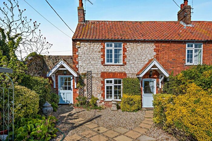 5 Bedroom Semi-Detached House For Sale In Old Hunstanton, Norfolk, PE36