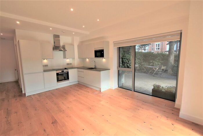 2 Bedroom Property To Rent In Newtown Road, Henley-On-Thames, RG9