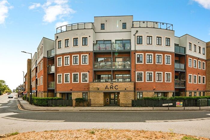 2 Bedroom Flat For Sale In High Street, Aylesbury, HP20
