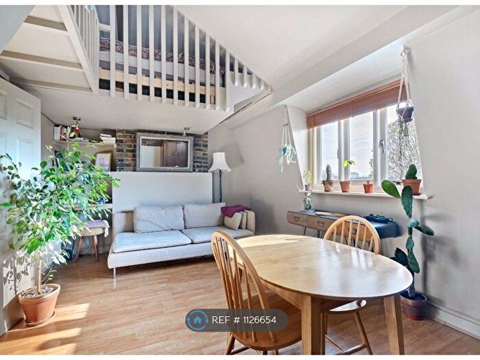 1 Bedroom Flat To Rent In Hackney Road, London, E2