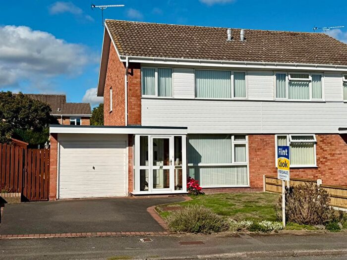 3 Bedroom Semi-Detached House For Sale In Nevinson Place, Hereford, HR1