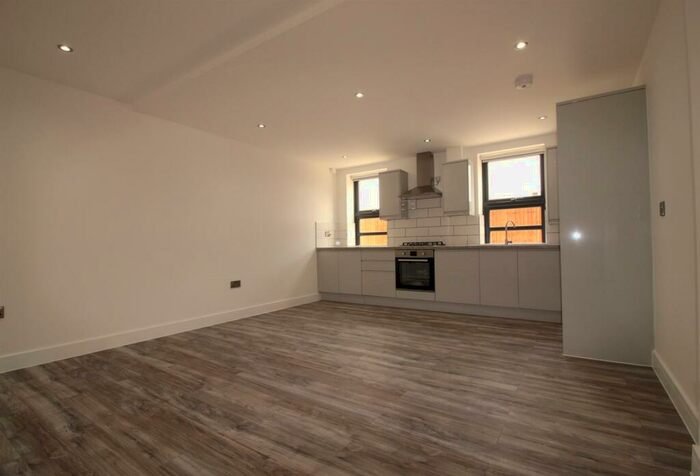 2 Bedroom Apartment To Rent In Forest Road, Walthamstow, E17