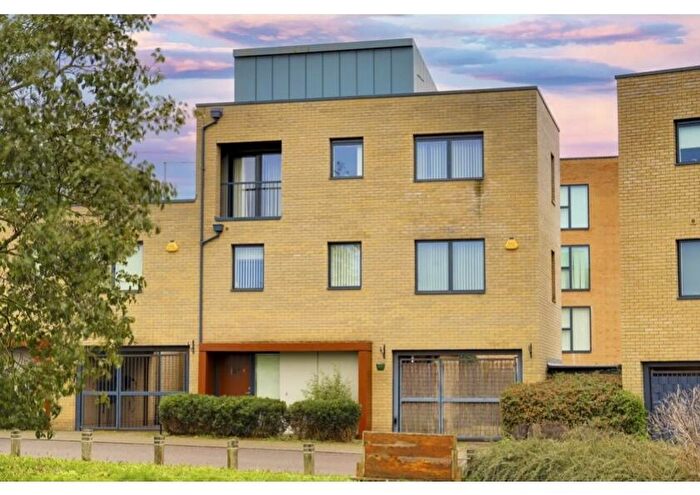 4 Bedroom Semi-Detached House To Rent In Glebe Farm Drive, Trumpington, Cambridge, CB2