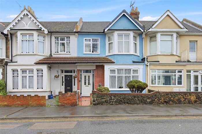 3 Bedroom Terraced House For Sale In Lifstan Way, Southend-on-Sea, Essex, SS1