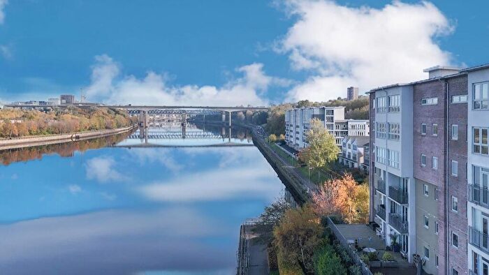 2 Bedroom Flat For Sale In The Staithes, Gateshead, NE8