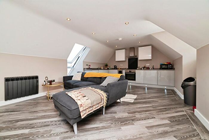 1 Bedroom Apartment For Sale In Liberty Lane, Hull, HU1