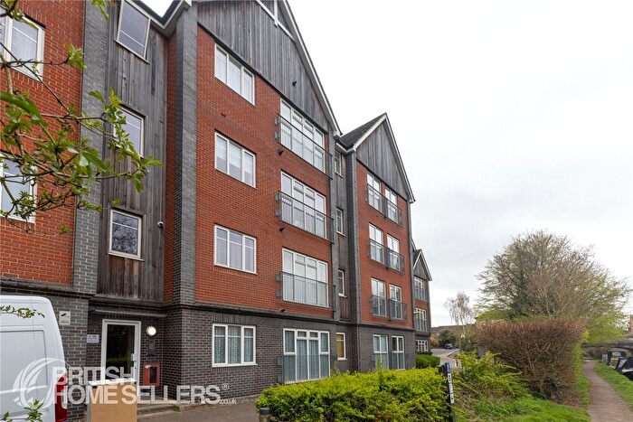 1 Bedroom Flat For Sale In Millward Drive, Bletchley, Milton Keynes, Buckinghamshire, MK2
