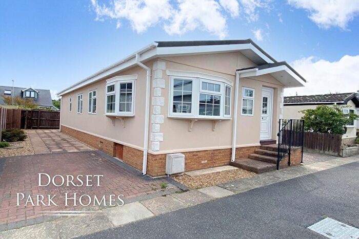 2 Bedroom Park Home For Sale In Pilgrims Park, Southampton Road, Poulner, Ringwood, Hants, BH24