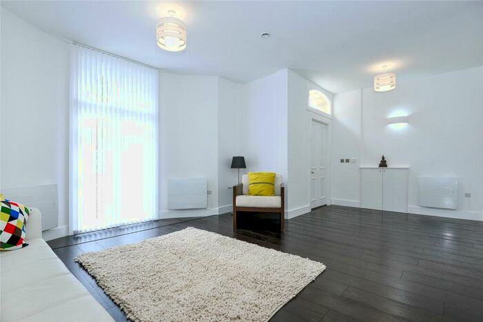 2 Bedroom Apartment To Rent In Kings Road, Reading, Berkshire, RG1