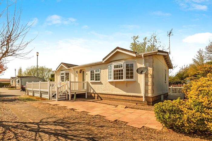 2 Bedroom Detached House For Sale In Greenacres Park, Adbolton Lane, NG2