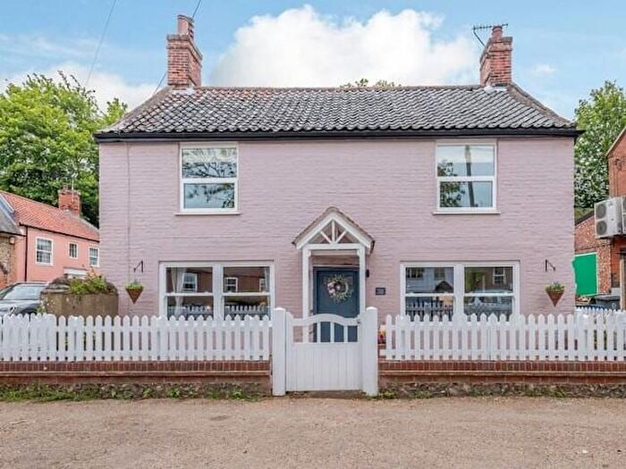 3 Bedroom House To Rent In High Street, Coltishall, Norwich, Norfolk, NR12