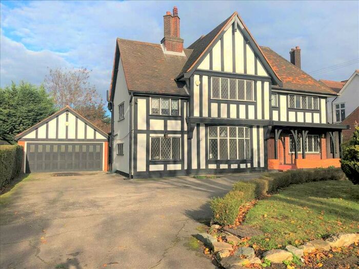 5 Bedroom Detached House To Rent In Sylvan Avenue, Emerson Park, Hornchurch, RM11