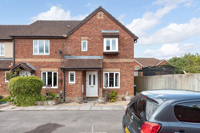 2 Bedroom End Of Terrace House For Sale In Wyvern Close, Devizes, Wiltshire, SN10