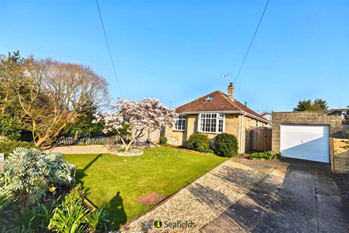 3 Bedroom Detached Bungalow For Sale In Gully Road, Seaview, PO34