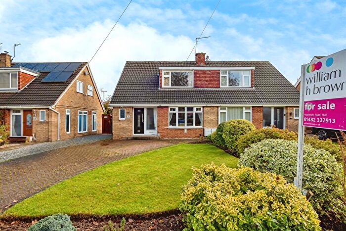 4 Bedroom Semi-Detached Bungalow For Sale In Dorset Avenue, Skirlaugh, Hull, HU11