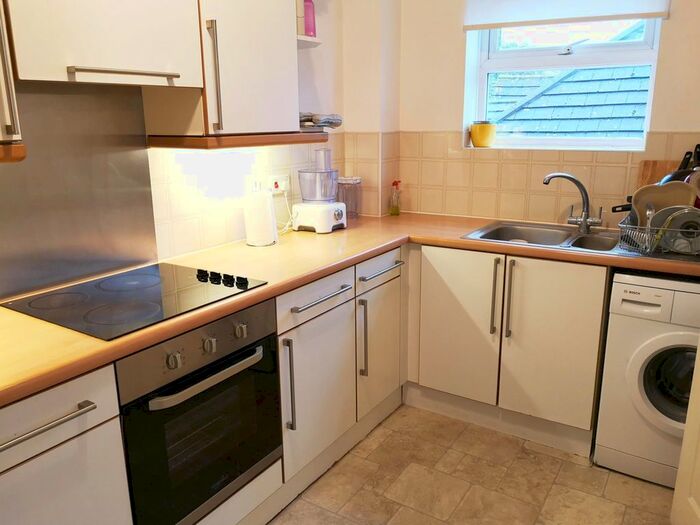 1 Bedroom Flat To Rent In Westwood Road, Portswood, Southampton, SO17