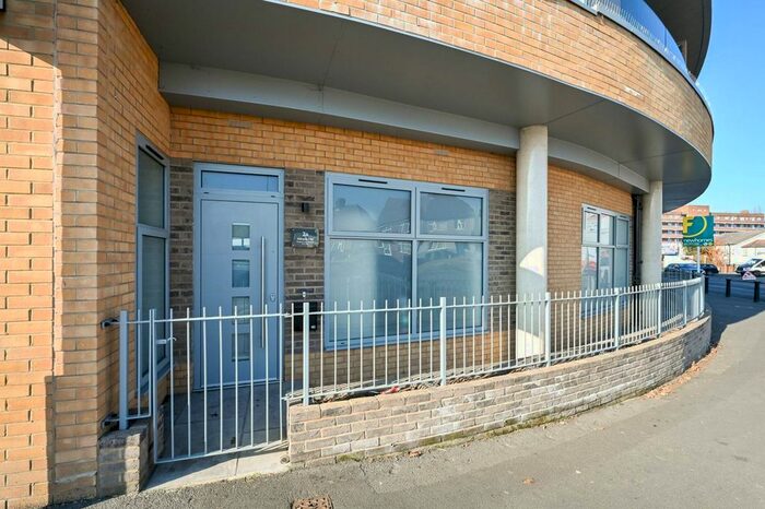 1 Bedroom Maisonette To Rent In Hampden Road, Kingston, KT1