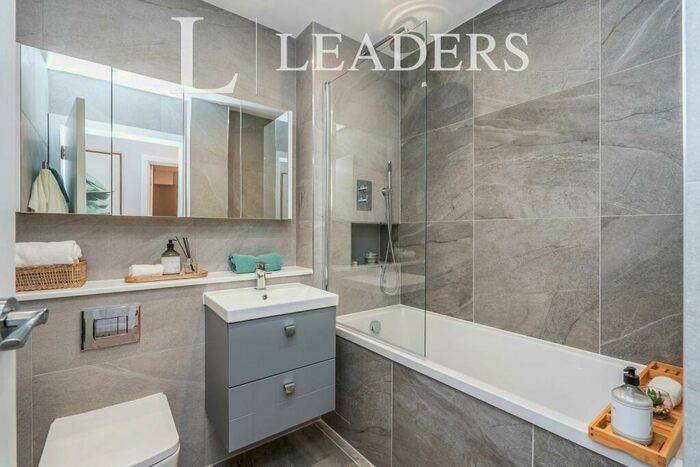 1 Bedroom Apartment To Rent In Compass Point, Southampton Romsey Road, SO16