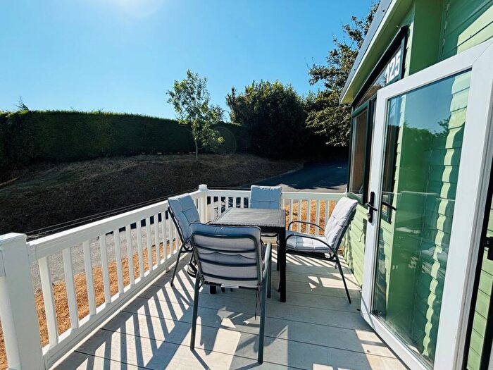 2 Bedroom Mobile Home For Sale In Swanage Coastal Park, Priests Road, Swanage, Dorset, BH19 - Photo 4