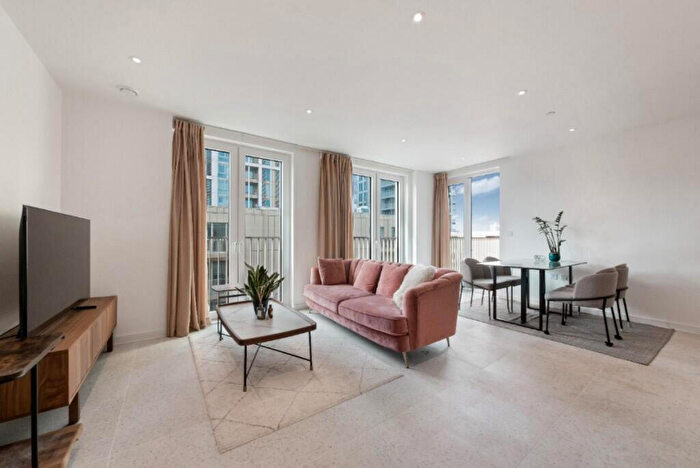 2 Bedroom Apartment To Rent In Bouchon Point, Silk District, E1