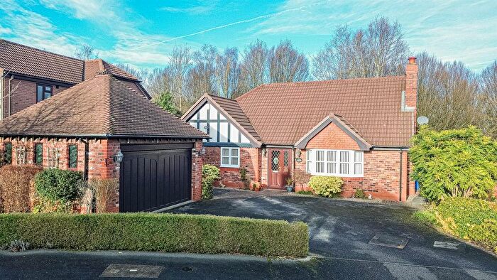 3 Bedroom Detached Bungalow For Sale In Foxhills Close, Appleton, Warrington, WA4