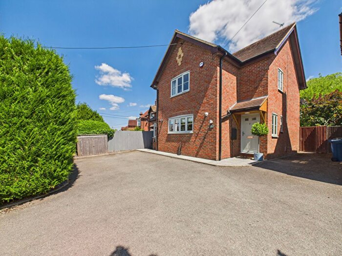 3 Bedroom Detached House For Sale In Wycombe Road, Princes Risborough, Buckinghamshire, HP27
