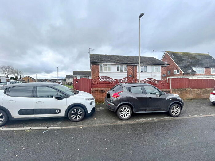 3 Bedroom Semi-Detached House For Sale In Weaver Close, Pensnett, Brierley Hill, DY5