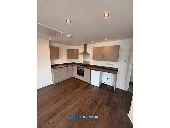 2 Bedroom Flat To Rent In Station Road, Cheadle, SK8