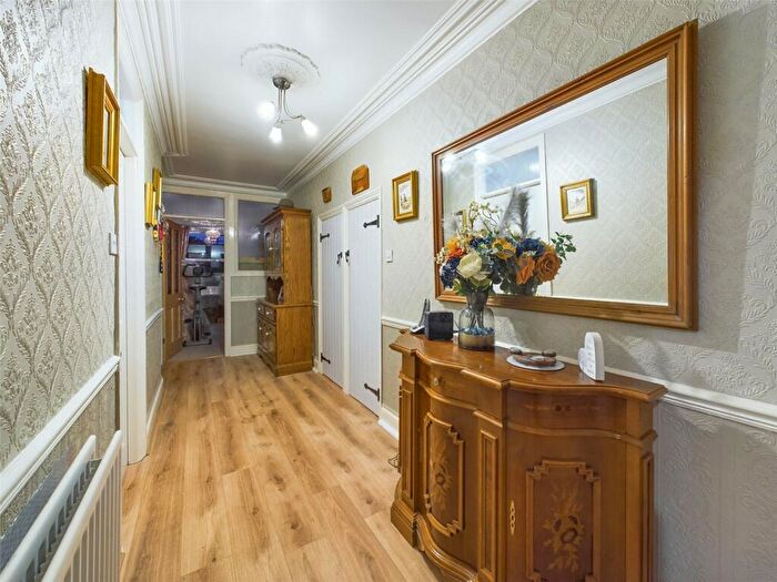 2 Bedroom Apartment For Sale In South Road, Weston-super-Mare, North Somerset, BS23