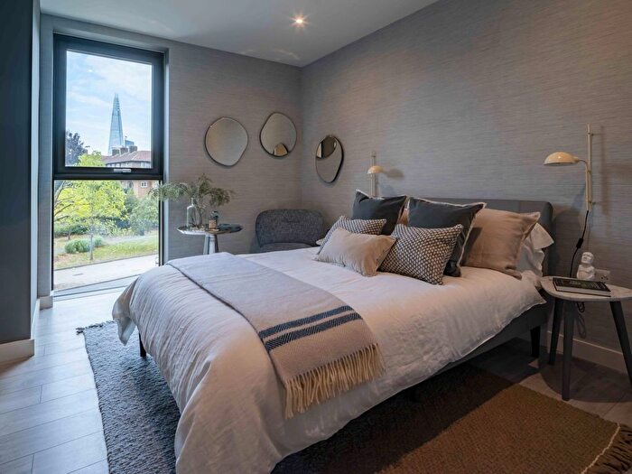 2 Bedroom Flat To Rent In Chatteris Way, London, SE17