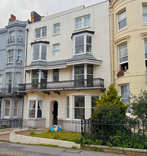 1 Bedroom Flat To Rent In Lower Rock Gardens, Brighton, BN2