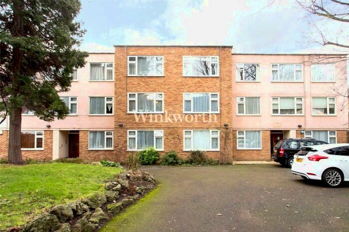 2 Bedroom Apartment To Rent In Golders Green Crescent, London, NW11
