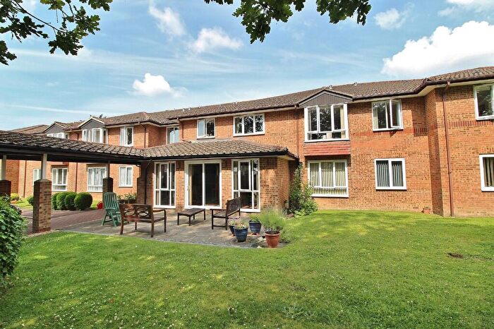 1 Bedroom Retirement Property For Sale In Dene Court, Holman Close, PO8