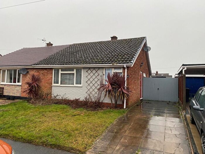 2 Bedroom Semi-Detached Bungalow For Sale In Henhurst Ridge, Burton-on-Trent, DE13