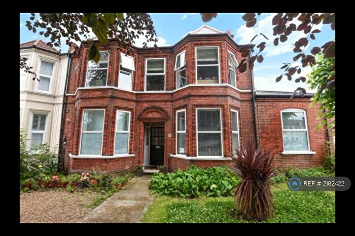 2 Bedroom Flat To Rent In Hither Green, London, SE13