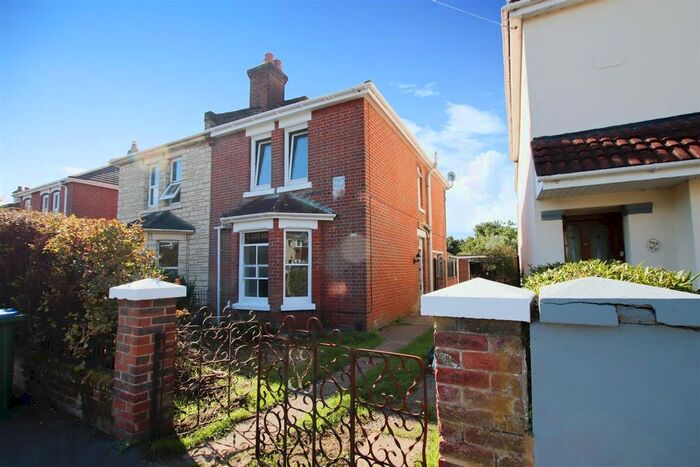 3 Bedroom Semi-Detached House To Rent In Radstock Road, Southampton, SO19