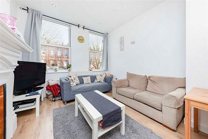 2 Bedroom Flat To Rent In Cricklewood Broadway, London, NW2