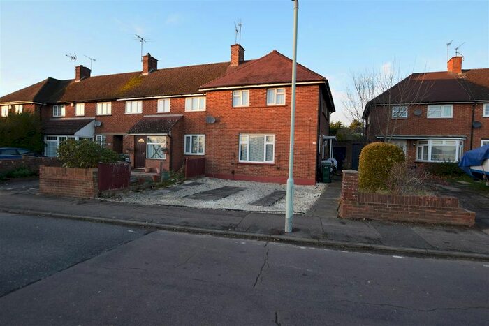 3 Bedroom Property To Rent In South Way, Abbots Langley WD5