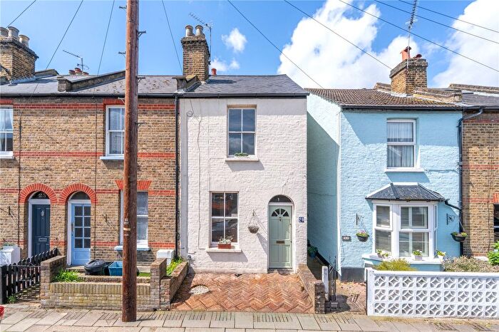 2 Bedroom End Terrace House For Sale In Talbot Road, Twickenham, TW2