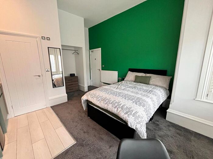 6 Bedroom House To Rent In Burton Road, Derby, DE23