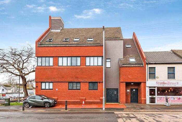 1 Bedroom Flat For Sale In Commercial Road, Swindon, SN1