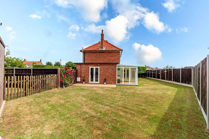 3 Bedroom Semi Detached House For Sale In Priory Road, Bacton, NR12