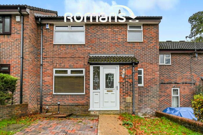 4 Bedroom Terraced House To Rent In Warwick, Crown Wood, RG12