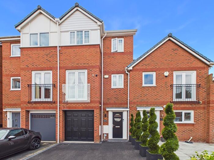 4 Bedroom Town House For Sale In The Knowles, Blundellsands Road West, Blundellsands, Liverpool, Merseyside, L23